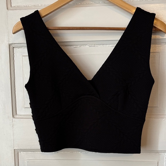 ANTHROPOLOGIE MAEVE SLEEVELESS CROPPED TANK WITH GOLD SIDE BUTTONS - Picture 2 of 11